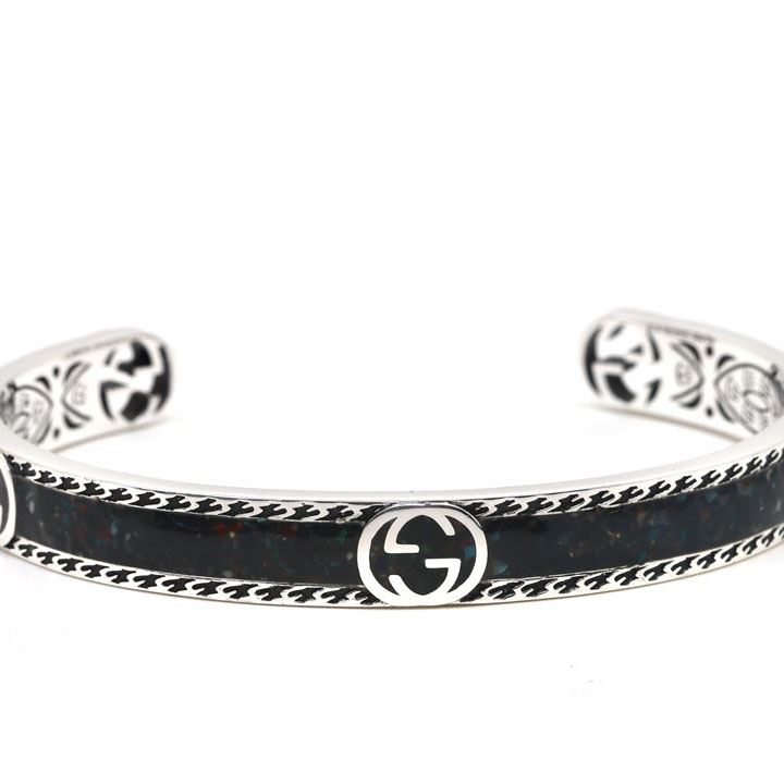 G*u*i bracelets
